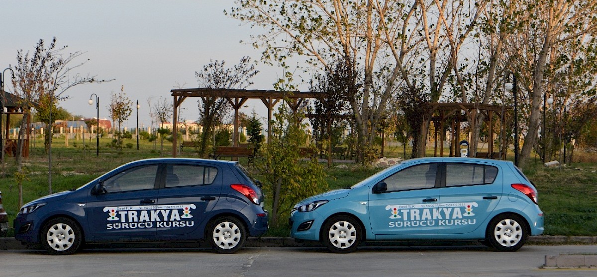 İlk Trakya Sürücü Kursu eğitim araçları